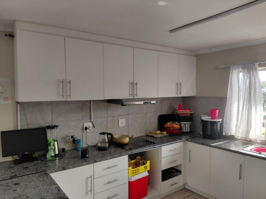 To Let 3 Bedroom Property for Rent in Brooklyn Western Cape